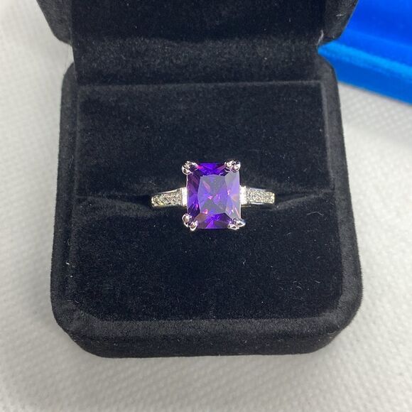💛 10k White Gold Amethyst & CZ Ring - Picture 8 of 8